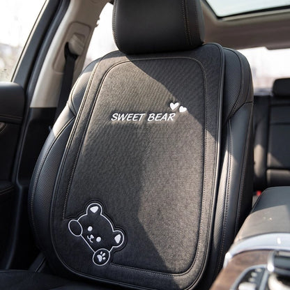 Couvre siege auto motif ours animé apportant touche ludique