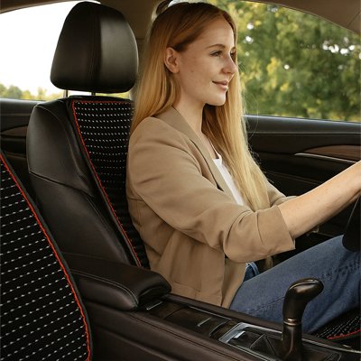 couvre siege design sobre femme assis confortable volant voiture
