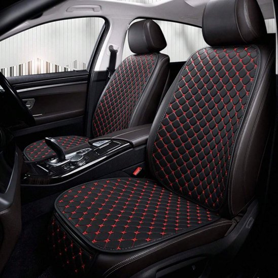 housse de voiture noir et rouge finition artisanale soignée 