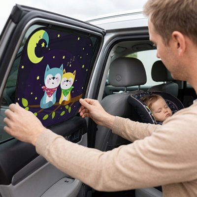 Pare soleil voiture bébé papa installe pare soleil style chat pour bebe qui dort