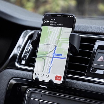 Support téléphone voiture universel avec téléphone installé sur grille aération voiture 